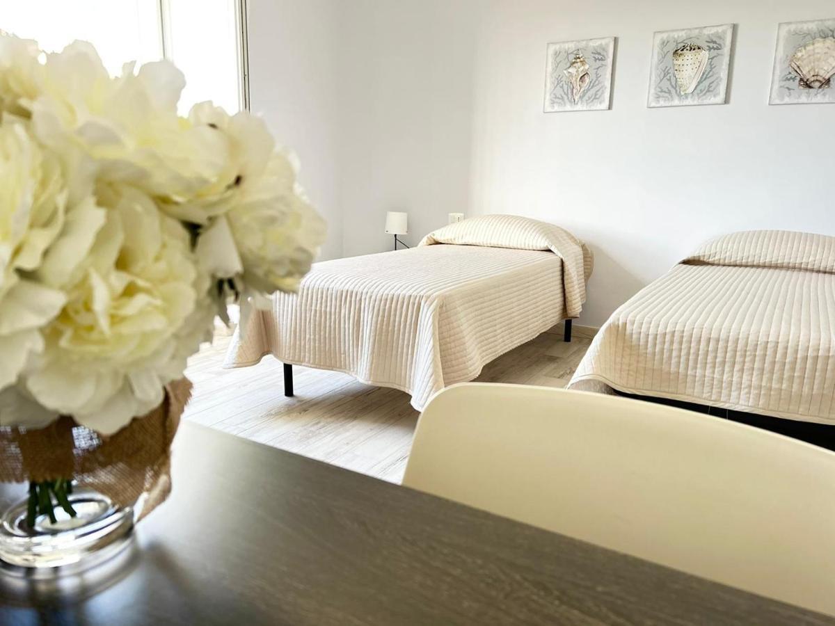 Domo Deledda Apartment โปซาดา ภายนอก รูปภาพ