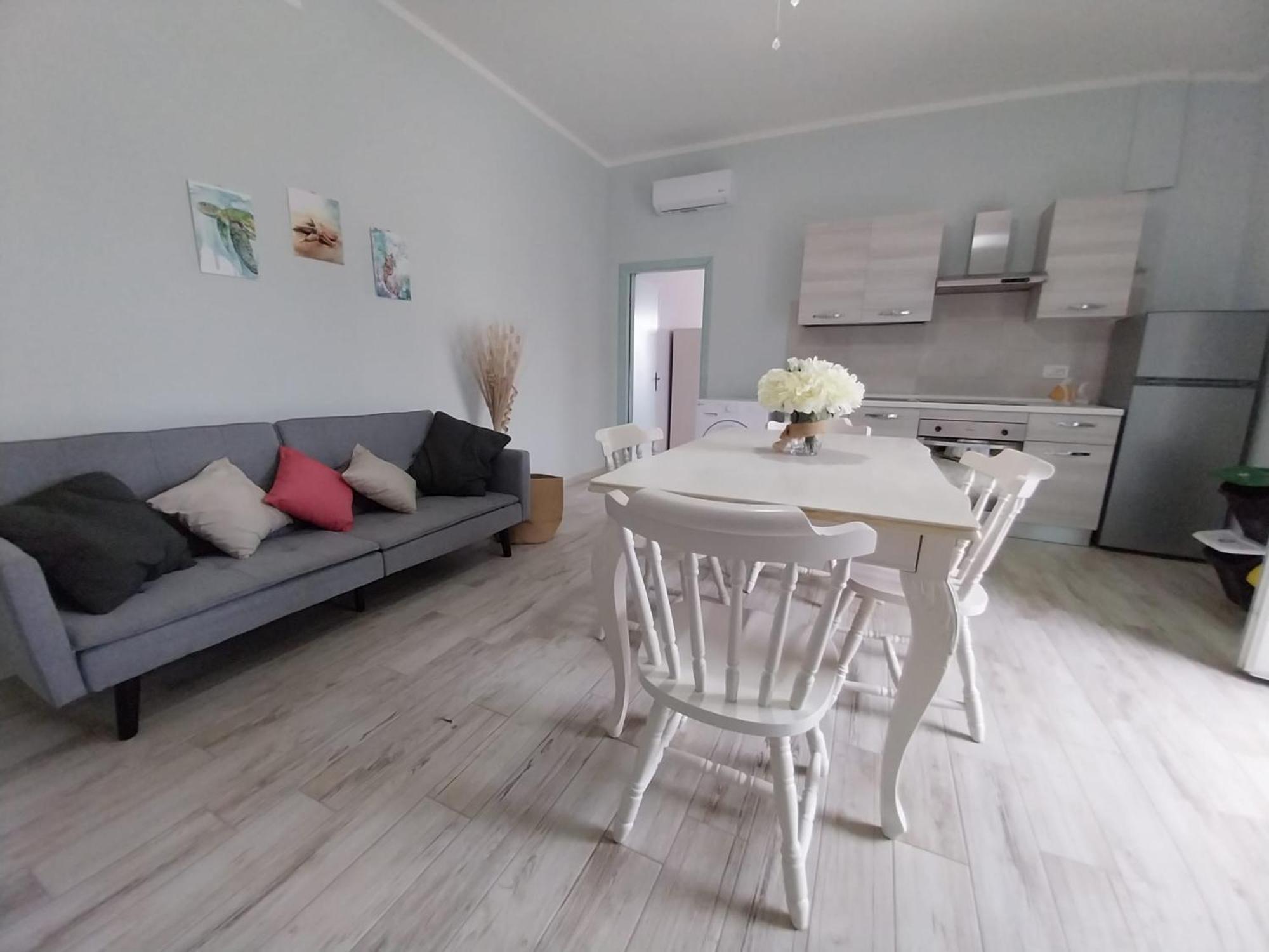 Domo Deledda Apartment โปซาดา ภายนอก รูปภาพ