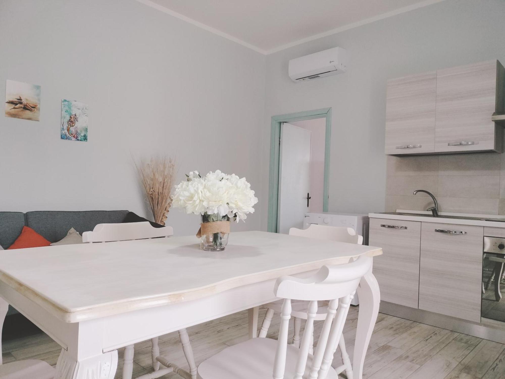 Domo Deledda Apartment โปซาดา ภายนอก รูปภาพ